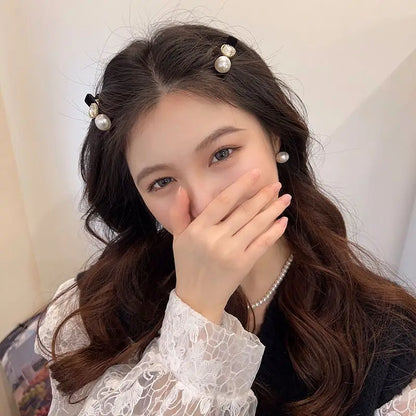 2/4 épingles à cheveux perlées petite fragrance pour femmes, exquise pince à frange en velours noir, nouvelle pince rétro haut de gamme